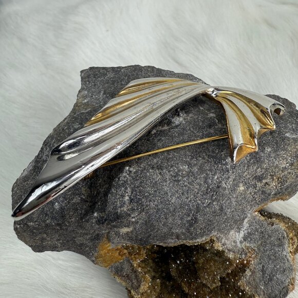 Vintage Silver Tone Abstract Sash Brooch - Picture 2 of 6